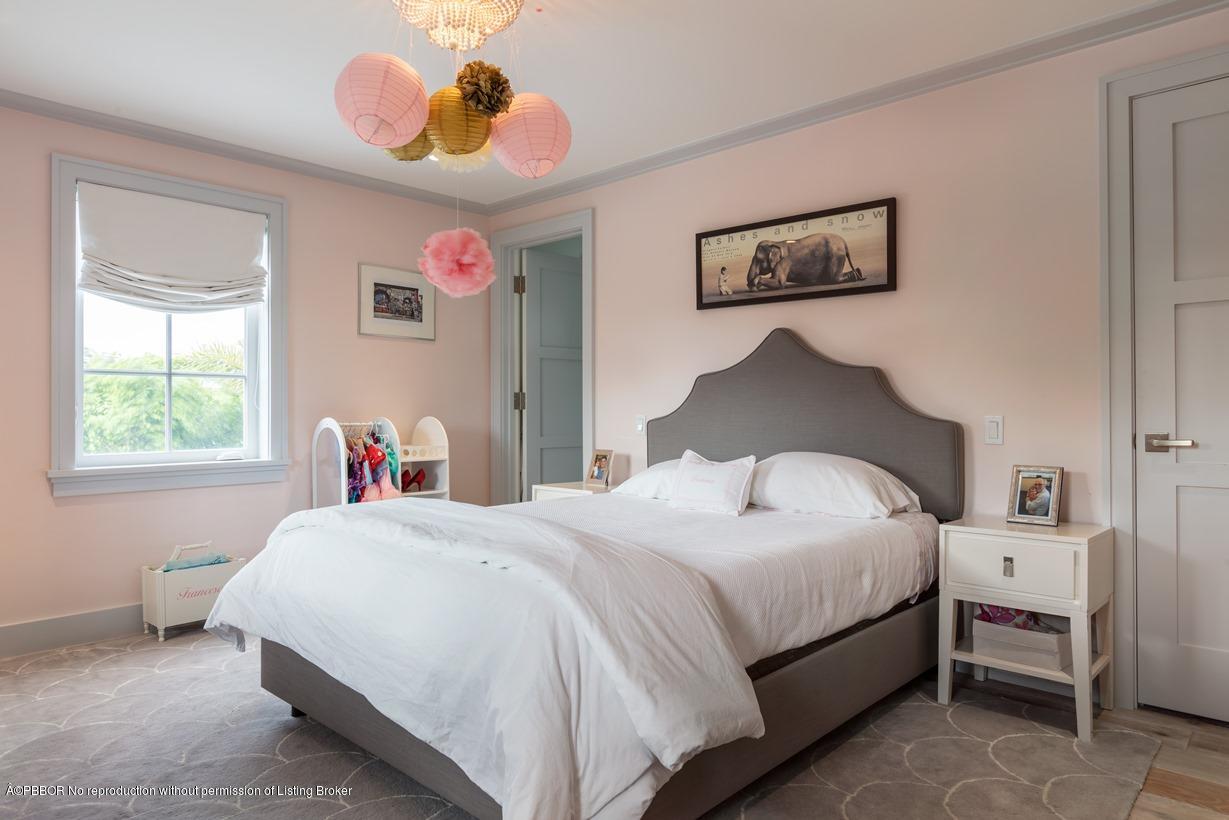135 Seagate Road Palm Beach, FL 33480 - Photo 15 of 25 Guest Bedroom