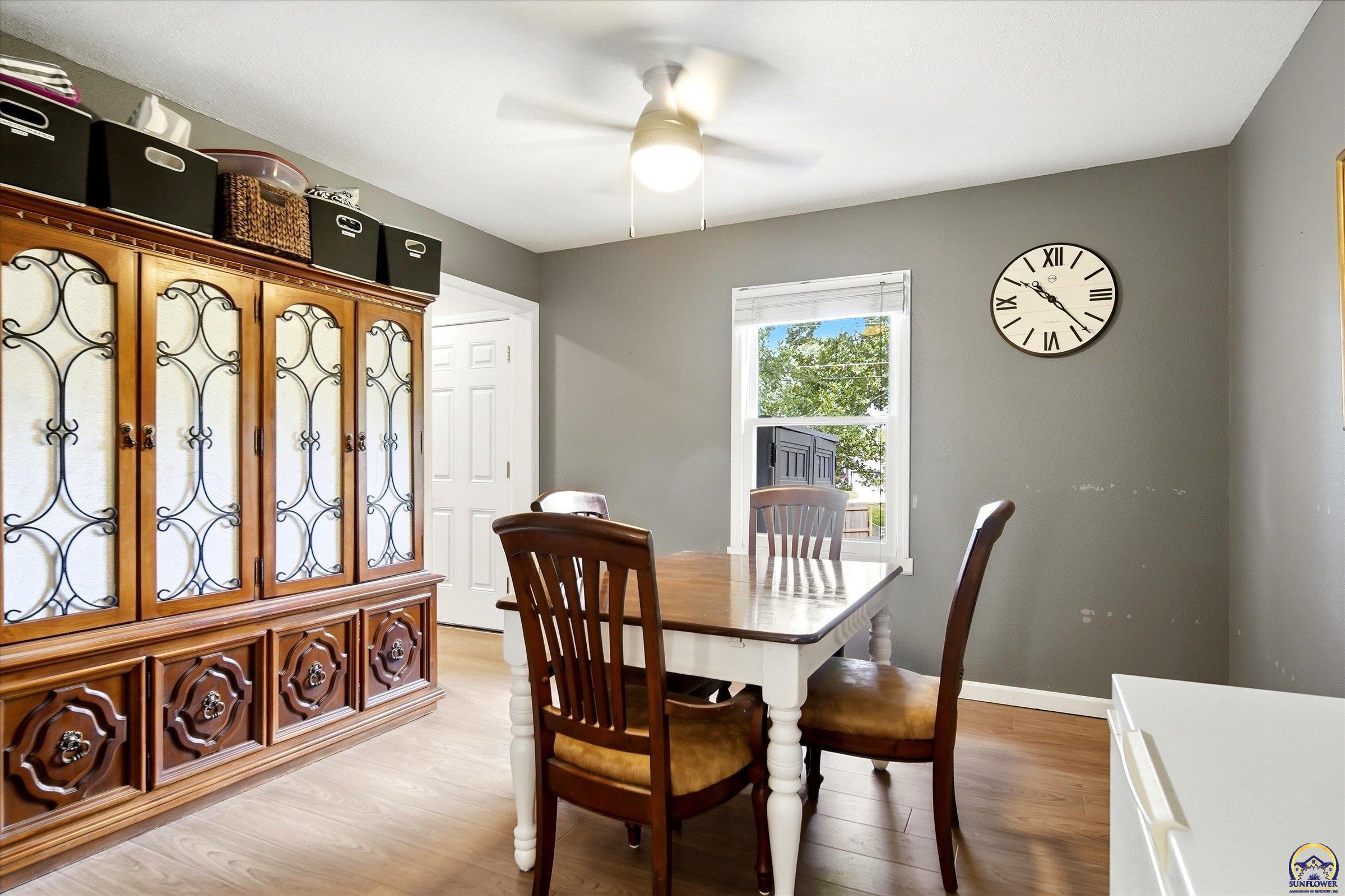 2543 Southwest Kent Street Topeka, KS 66614 - Photo 6 of 38