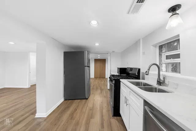 $1,600 | 3414 North Damen Avenue, Chicago, IL 60618