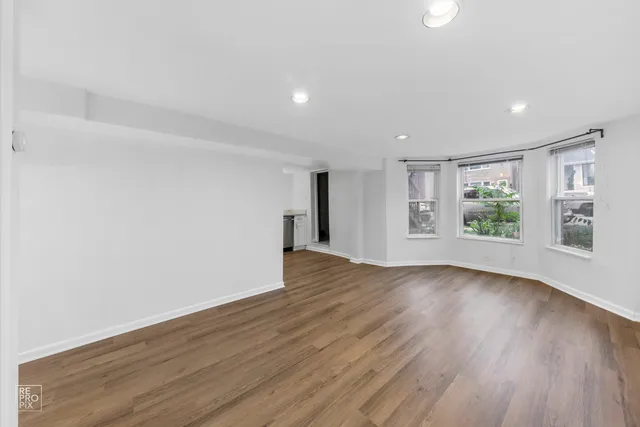 $1,600 | 3414 North Damen Avenue, Chicago, IL 60618