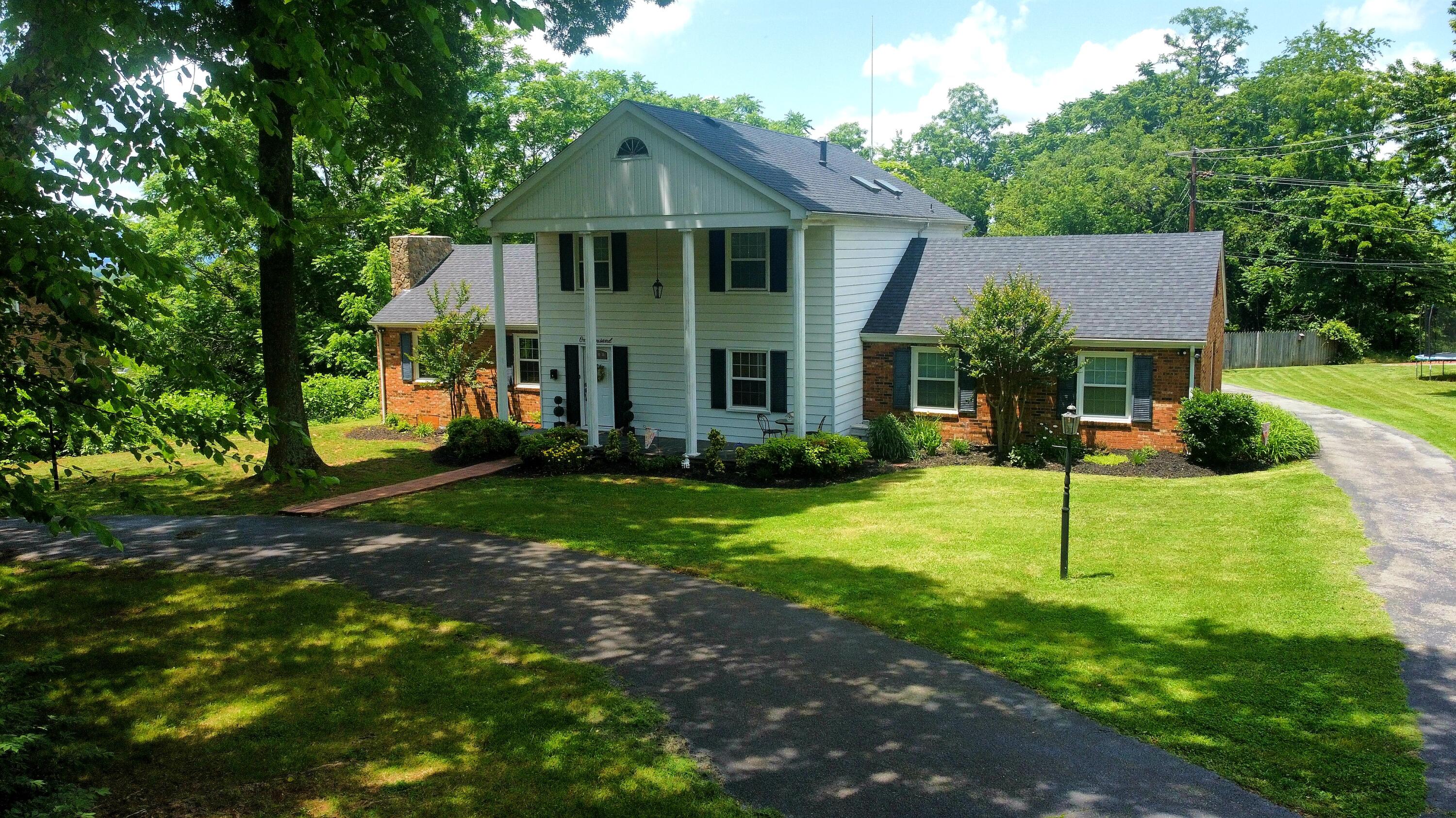 1000 Mountain View Road Vinton, VA 24179 - Photo 1 of 33 Mtn. View