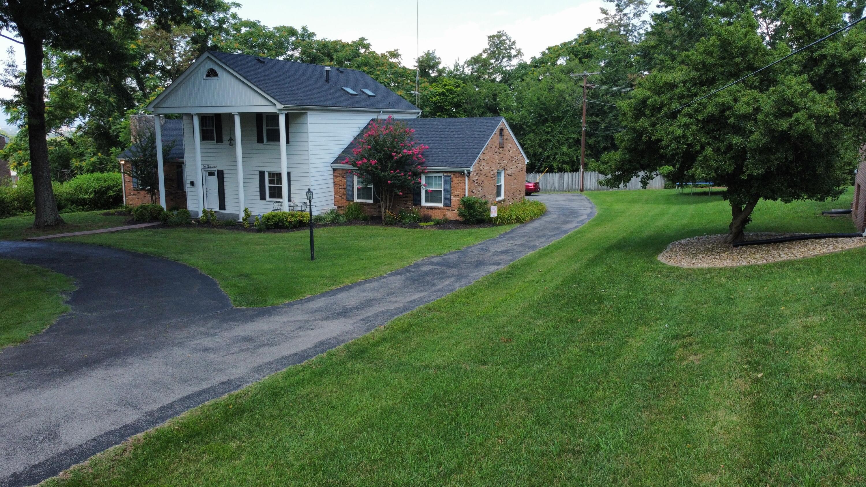 1000 Mountain View Road Vinton, VA 24179 - Photo 2 of 33 dji_export_1657900671918 (1)