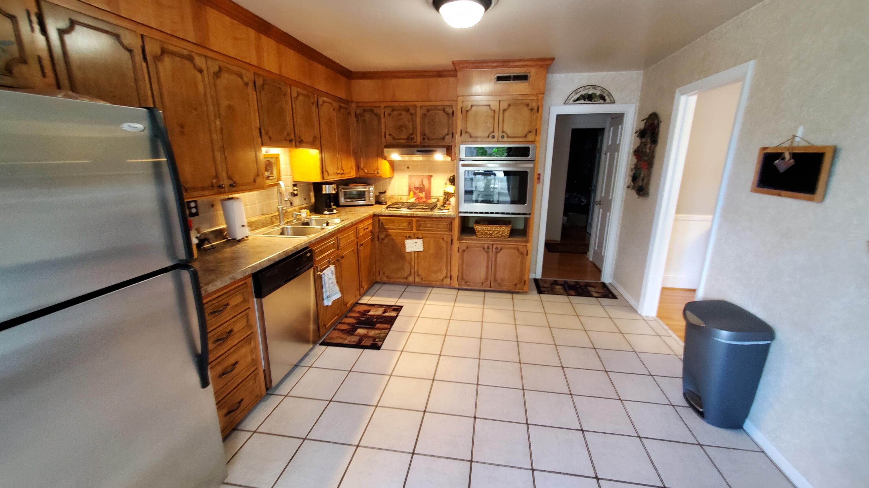 1000 Mountain View Road Vinton, VA 24179 - Photo 6 of 33 20220528_101335