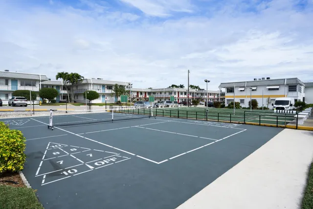 a view of a tennis court