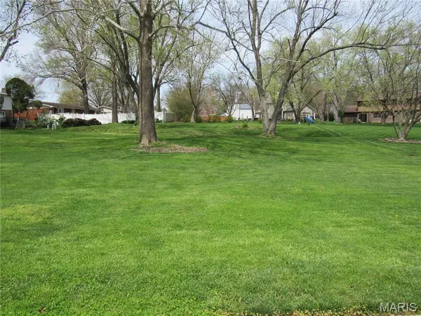 $17,000 | 1900 Cheyenne Drive, Godfrey, IL 62035
