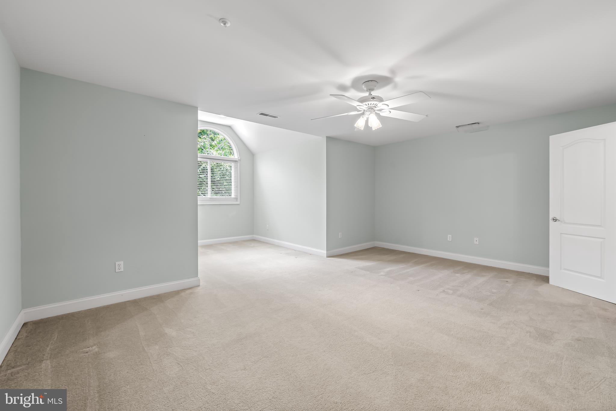 24 Roland Green, Unit 12 Baltimore, MD 21210 - Photo 33 of 53 a view of an empty room with a window