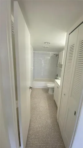 $1,400 | 4170 Inverrary Drive, Unit 406, Lauderhill, FL 33319