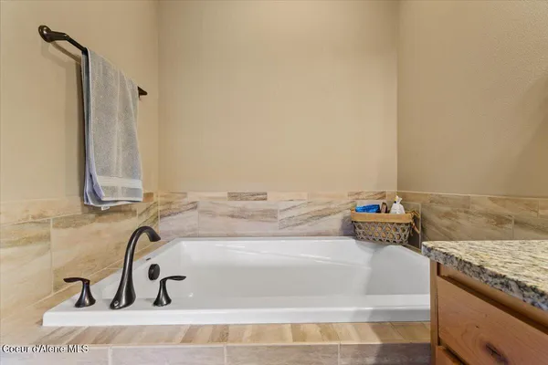 $619,000 | 50 Bellflower Court, Blanchard, ID 83804