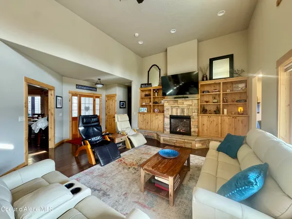 $649,500 | 50 Bellflower Court, Blanchard, ID 83804