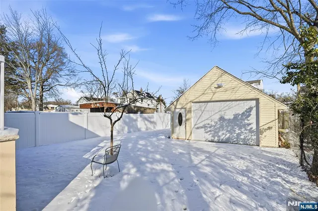 a view of a house with street