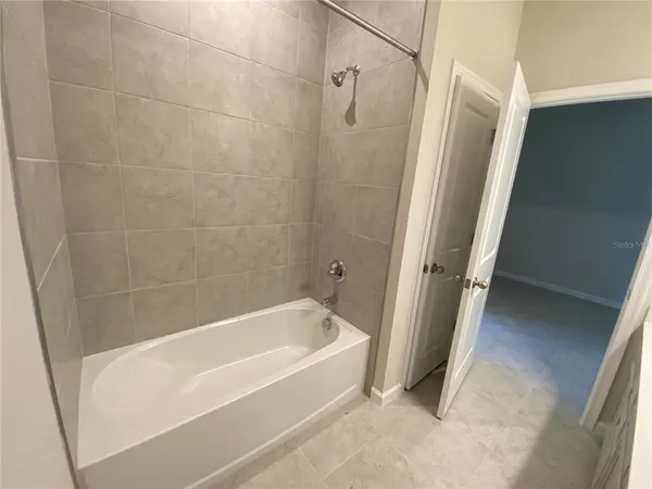 $2,600 | 18236 Hunters Meadow Walk, Land O Lakes, FL 34638