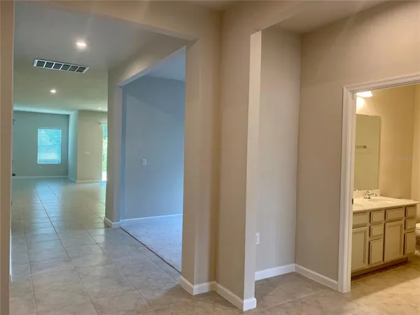 $2,600 | 18236 Hunters Meadow Walk, Land O Lakes, FL 34638