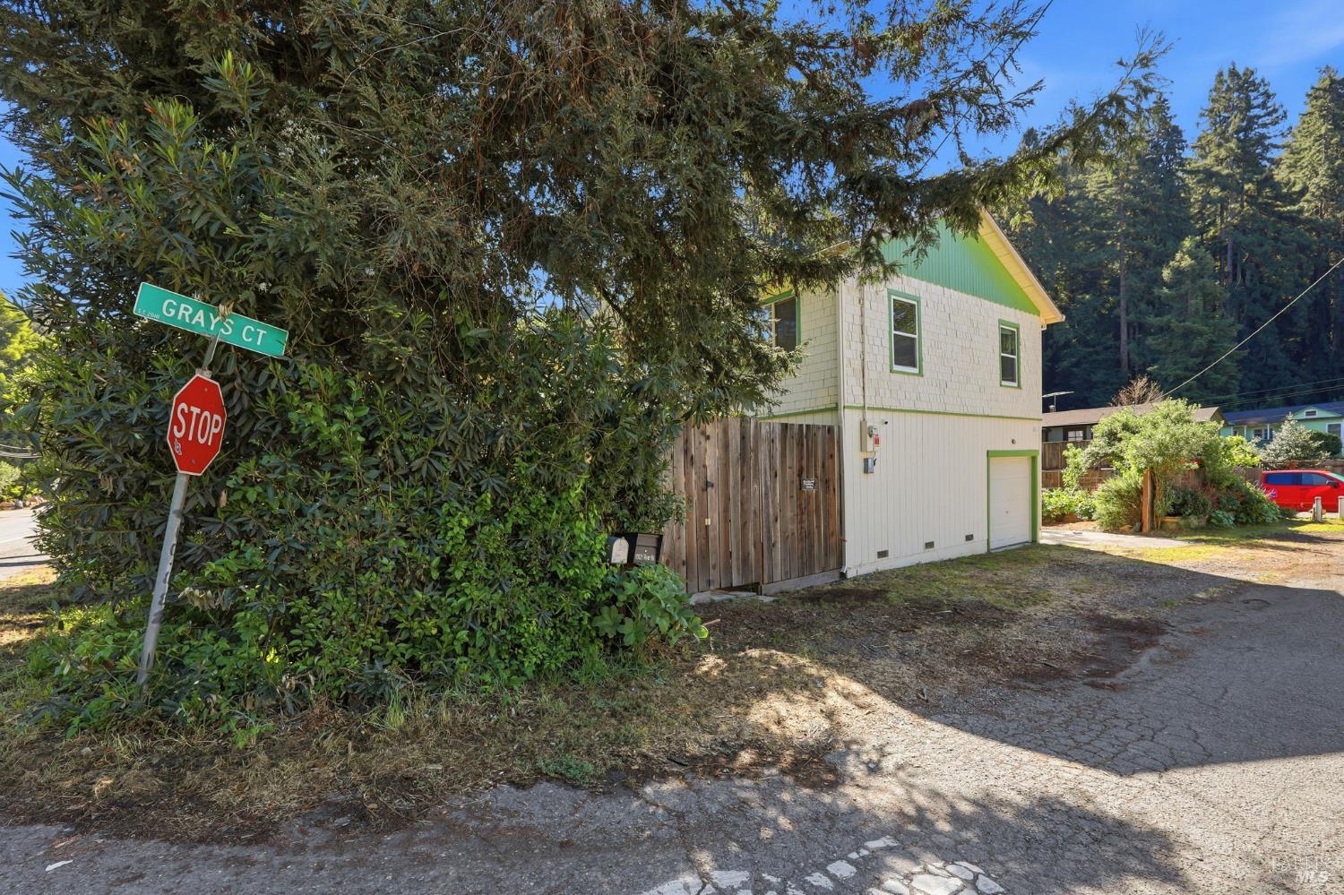 10621 River Road Forestville, CA 95436 - Photo 3 of 73