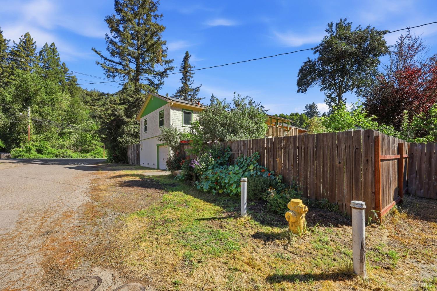 10621 River Road Forestville, CA 95436 - Photo 4 of 73