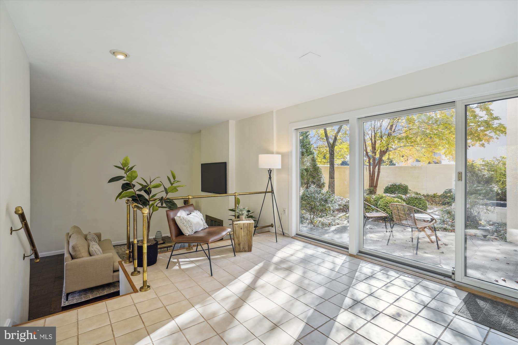 11648 Mediterranean Court Reston, VA 20190 - Photo 11 of 43 Sun Room