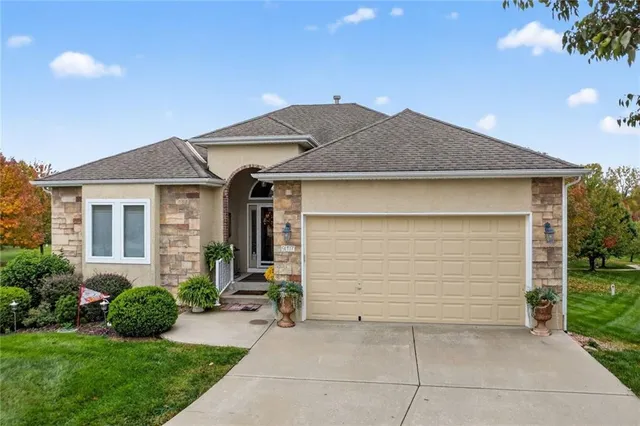 $535,000 | 917 Southwest Soldier Court, Lee's Summit, MO 64082