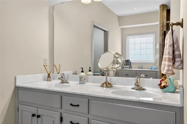 $535,000 | 917 Southwest Soldier Court, Lee's Summit, MO 64082