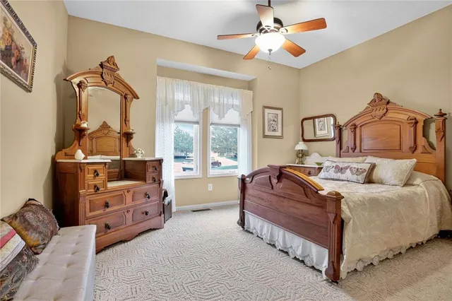 $535,000 | 917 Southwest Soldier Court, Lee's Summit, MO 64082