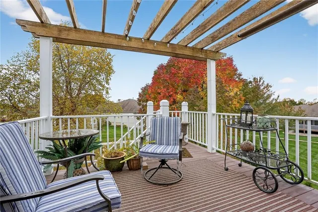 $535,000 | 917 Southwest Soldier Court, Lee's Summit, MO 64082