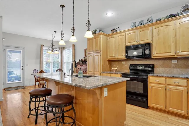 $535,000 | 917 Southwest Soldier Court, Lee's Summit, MO 64082