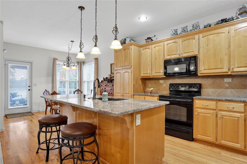 917 Southwest Soldier Court Lee's Summit, MO 64082 - Photo 8 of 27