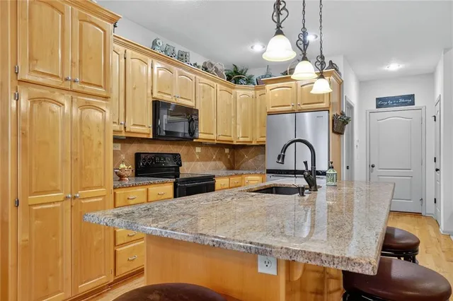 $535,000 | 917 Southwest Soldier Court, Lee's Summit, MO 64082