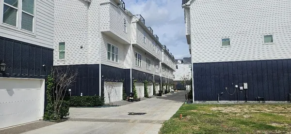 $2,900 | 712 Cage Street, Houston, TX 77020