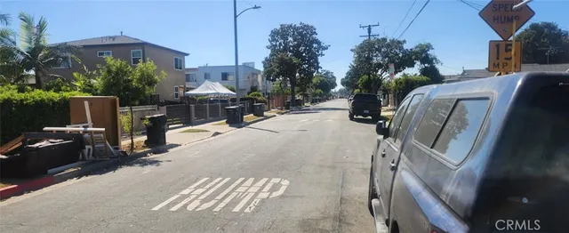 a view of a back yard of the house