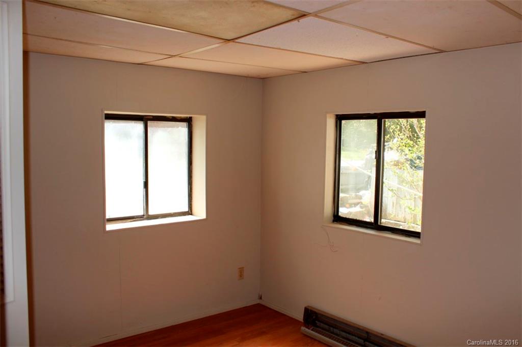 2004-2006 Brevard Road Hendersonville, NC 28791 - Photo 15 of 18