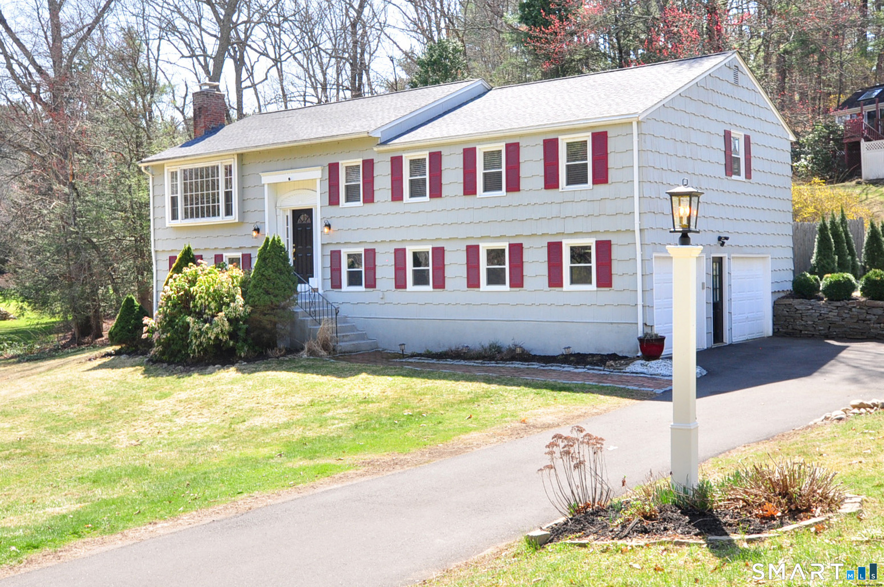 33 Chestnut Hill Road Simsbury, CT 06092 - Photo 1 of 1 Gallery Image 1