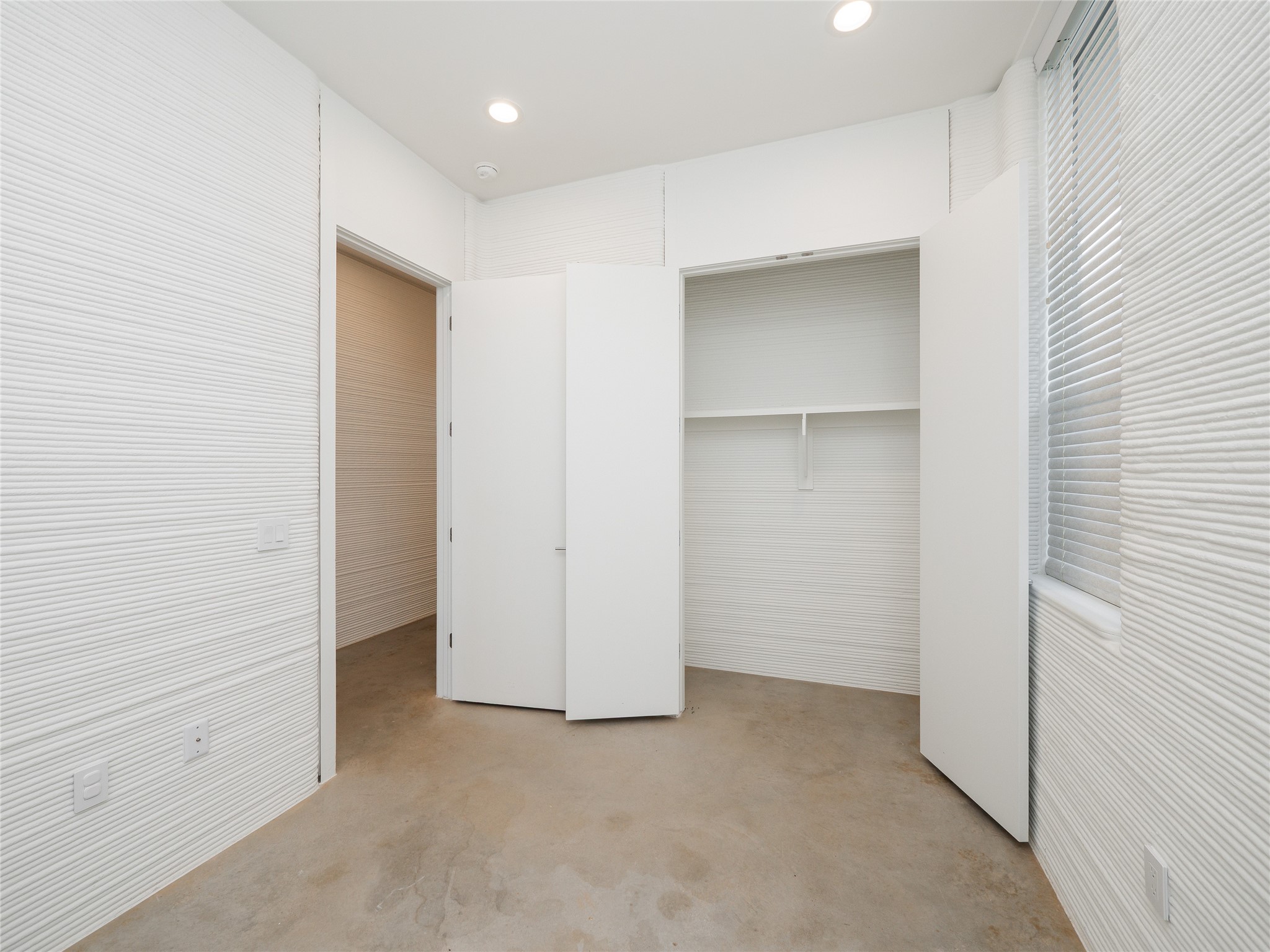 304 Painted Sunset Drive Georgetown, TX 78628 - Photo 24 of 38 an empty room with closet