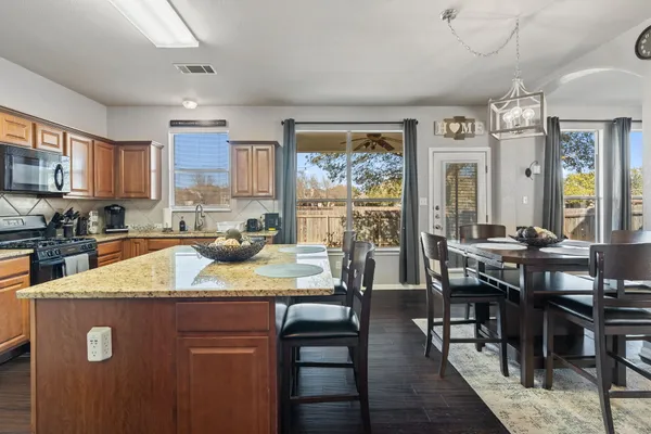 $2,250 | 1021 St Helena Drive, Leander, TX 78641