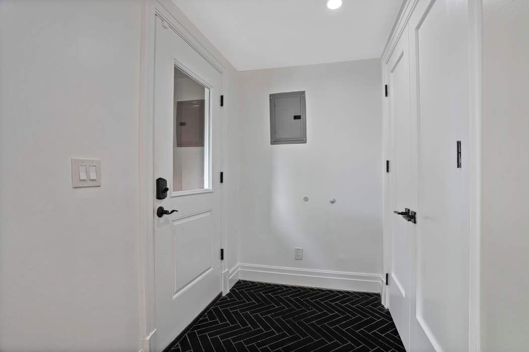 682 Madison Street Brooklyn, NY 11221 - Photo 17 of 28 a view of a bathroom