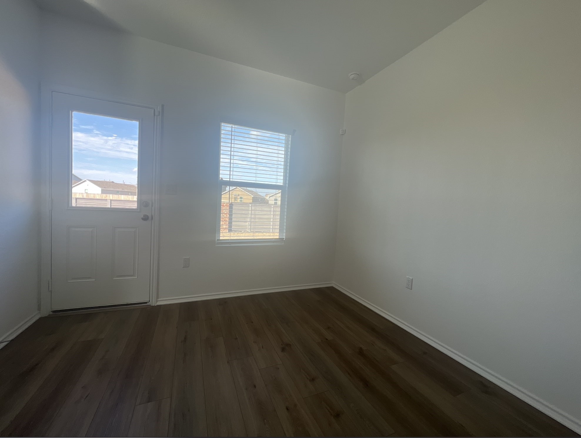 13721 Menard Way Elgin, TX 78621 - Photo 14 of 20 Gallery Image 14