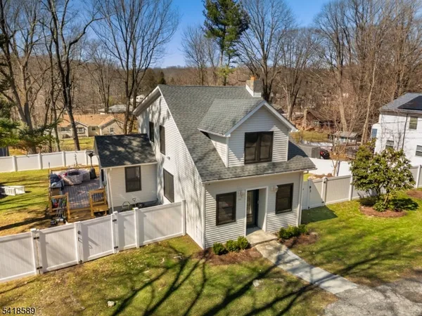 $459,000 | 208 Annisquam Road, Vernon, NJ 07422