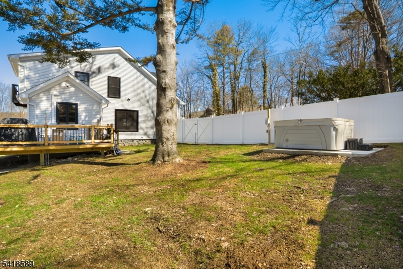 208 Annisquam Road Vernon, NJ 07422 - Photo 15 of 37