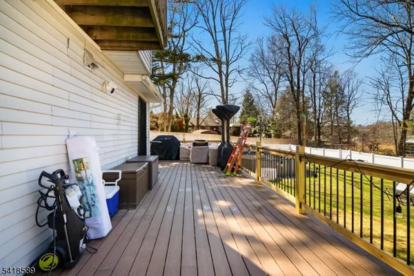 $459,000 | 208 Annisquam Road, Vernon, NJ 07422