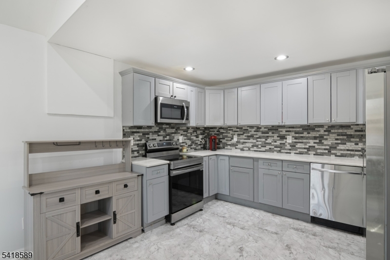 208 Annisquam Road Vernon, NJ 07422 - Photo 31 of 37