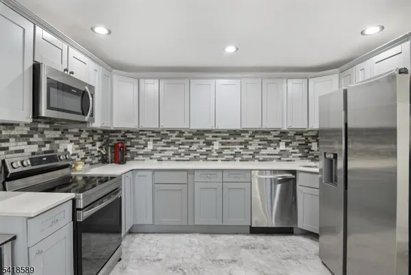 $459,000 | 208 Annisquam Road, Vernon, NJ 07422