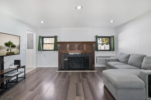 $459,000 | 208 Annisquam Road, Vernon, NJ 07422