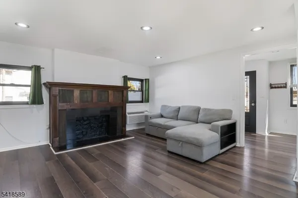 $459,000 | 208 Annisquam Road, Vernon, NJ 07422