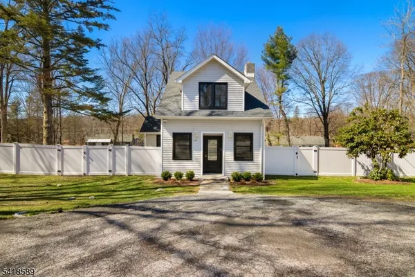$459,000 | 208 Annisquam Road, Vernon, NJ 07422