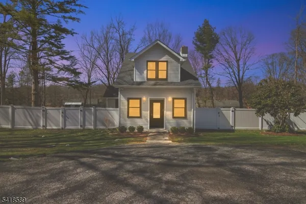 $459,000 | 208 Annisquam Road, Vernon, NJ 07422