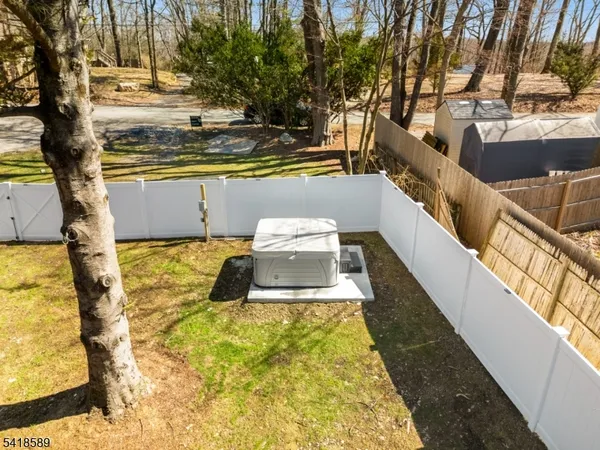 $459,000 | 208 Annisquam Road, Vernon, NJ 07422
