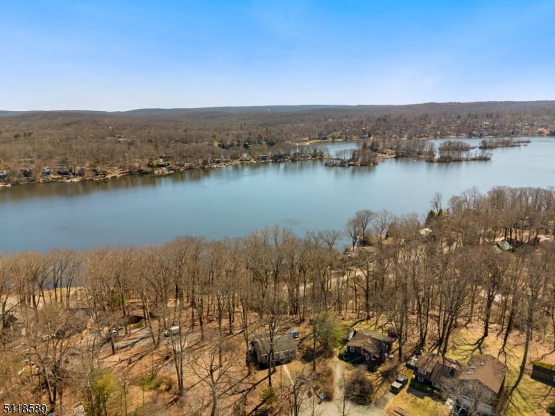 208 Annisquam Road Vernon, NJ 07422 - Photo 9 of 37