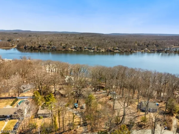 $459,000 | 208 Annisquam Road, Vernon, NJ 07422