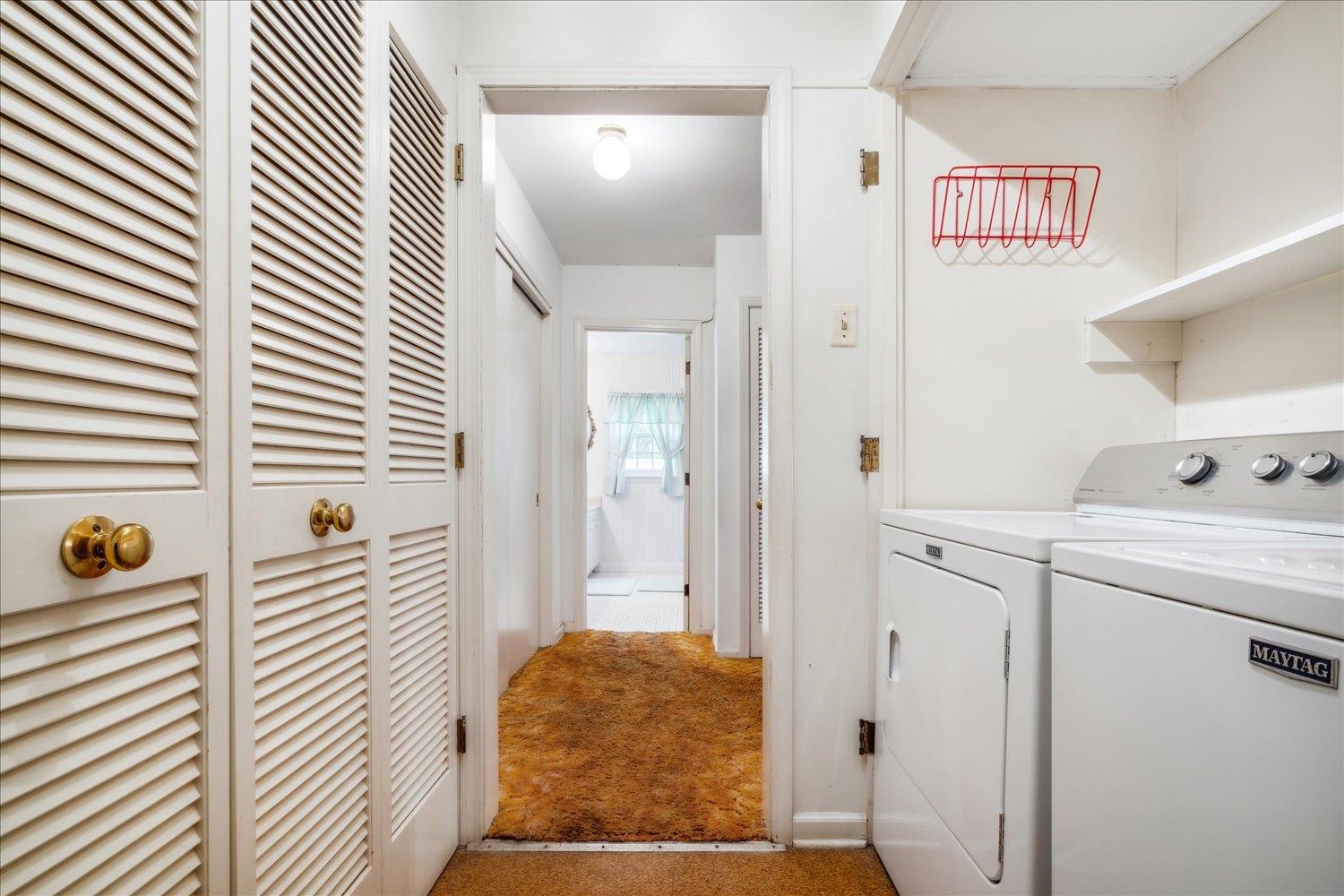 5255 Dee Road Memphis, TN 38117 - Photo 21 of 27 a en suite bathroom with a sink and mirror