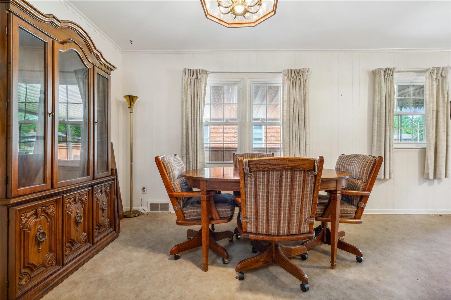 5255 Dee Road Memphis, TN 38117 - Photo 7 of 27 a view of a workspace with furniture and a window