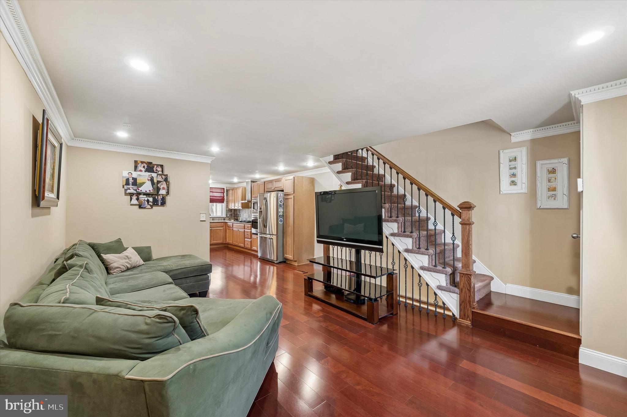 412 Rively Avenue Glenolden, PA 19036 - Photo 4 of 26