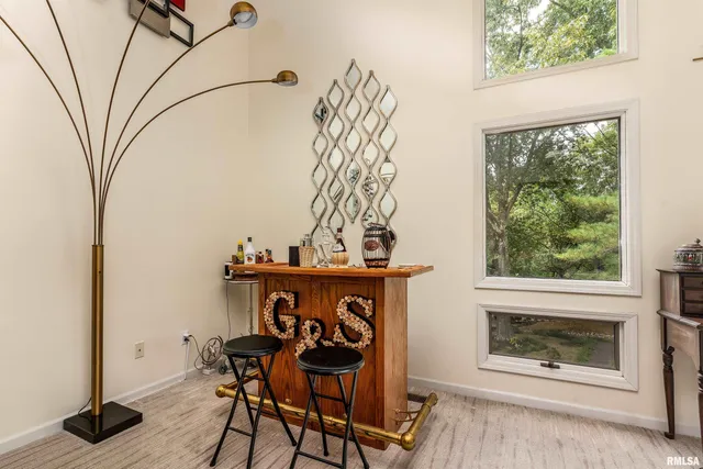 $518,900 | 173 Lake Indian Hills Circle, Carbondale, IL 62902